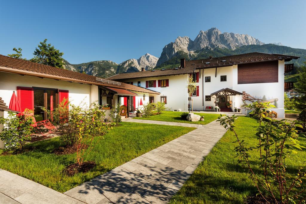 Bayern - Adults Only - Mit Zugspitzblick - Eibsee-naehe - Wellnessbereich - Naturpool Im Sommer 4* Grainau