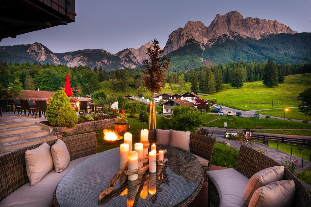 Bayern - Adults Only - Mit Zugspitzblick - Eibsee-naehe - Wellnessbereich - Naturpool Im Sommer Hotel 4*