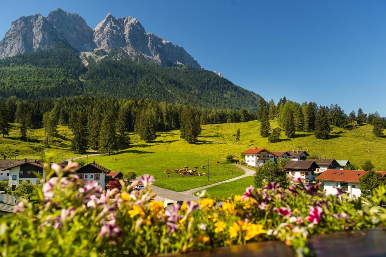 Bayern - Adults Only - Mit Zugspitzblick - Eibsee-naehe - Wellnessbereich - Naturpool Im Sommer Hotel